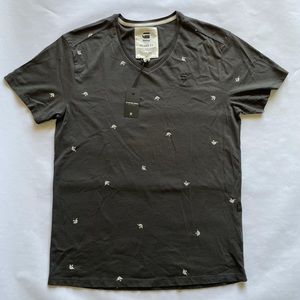 Brand new w/ tags G-Star Men’s gray v neck tshirt